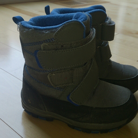 Lot Girls sandals, sneakers, boot, 2 water shoes - Picture 7 of 10